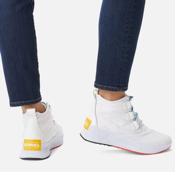 NWT Sorel Out N About lll Classic Waterproof Women’s Boot - Picture 2 of 7